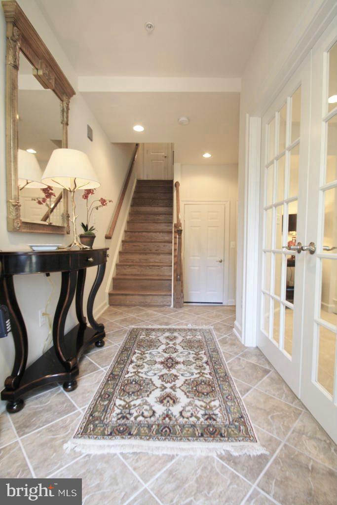 CHATHAM SQUARE - Residential Lease