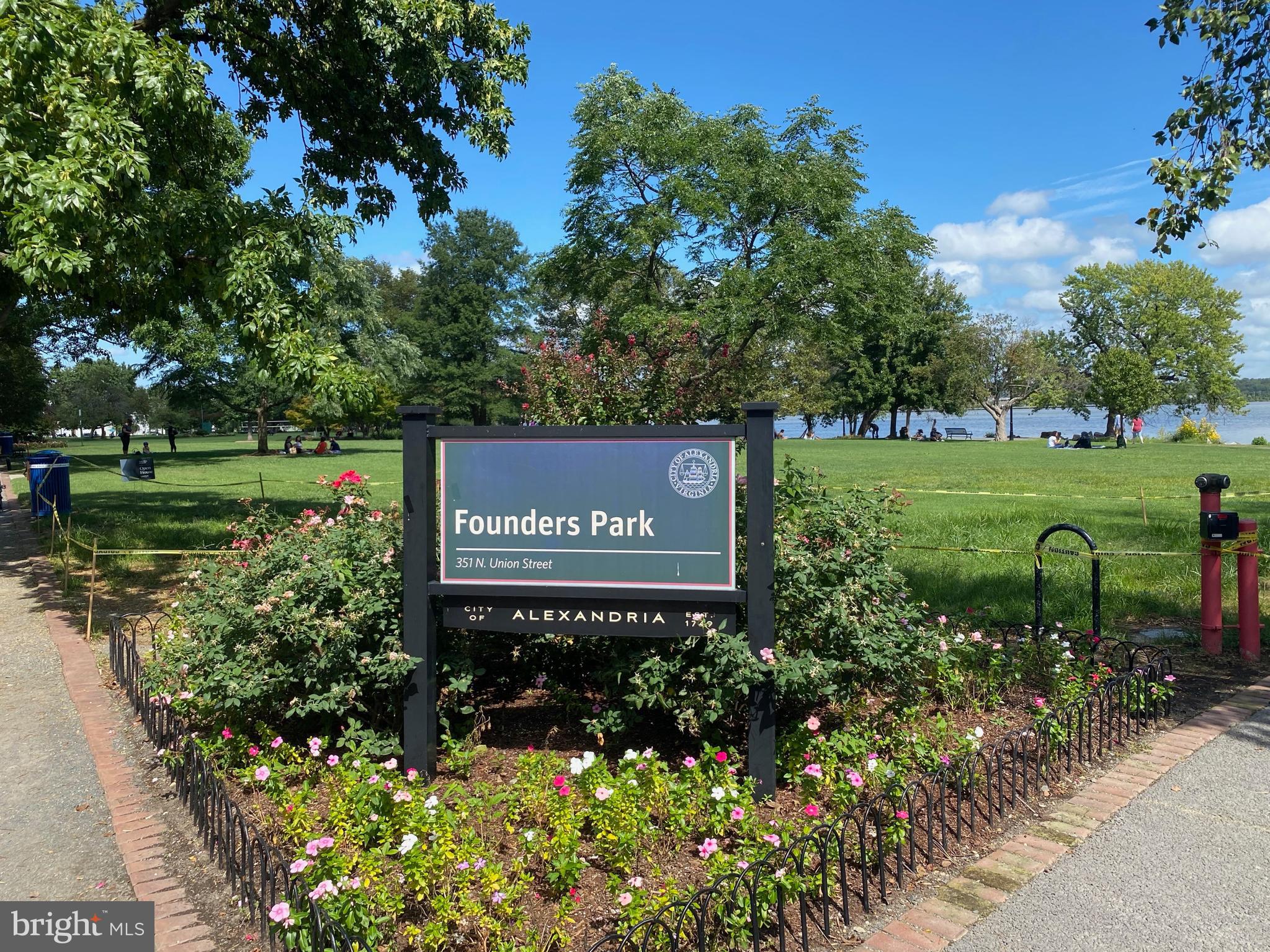 CHATHAM SQUARE - Residential Lease