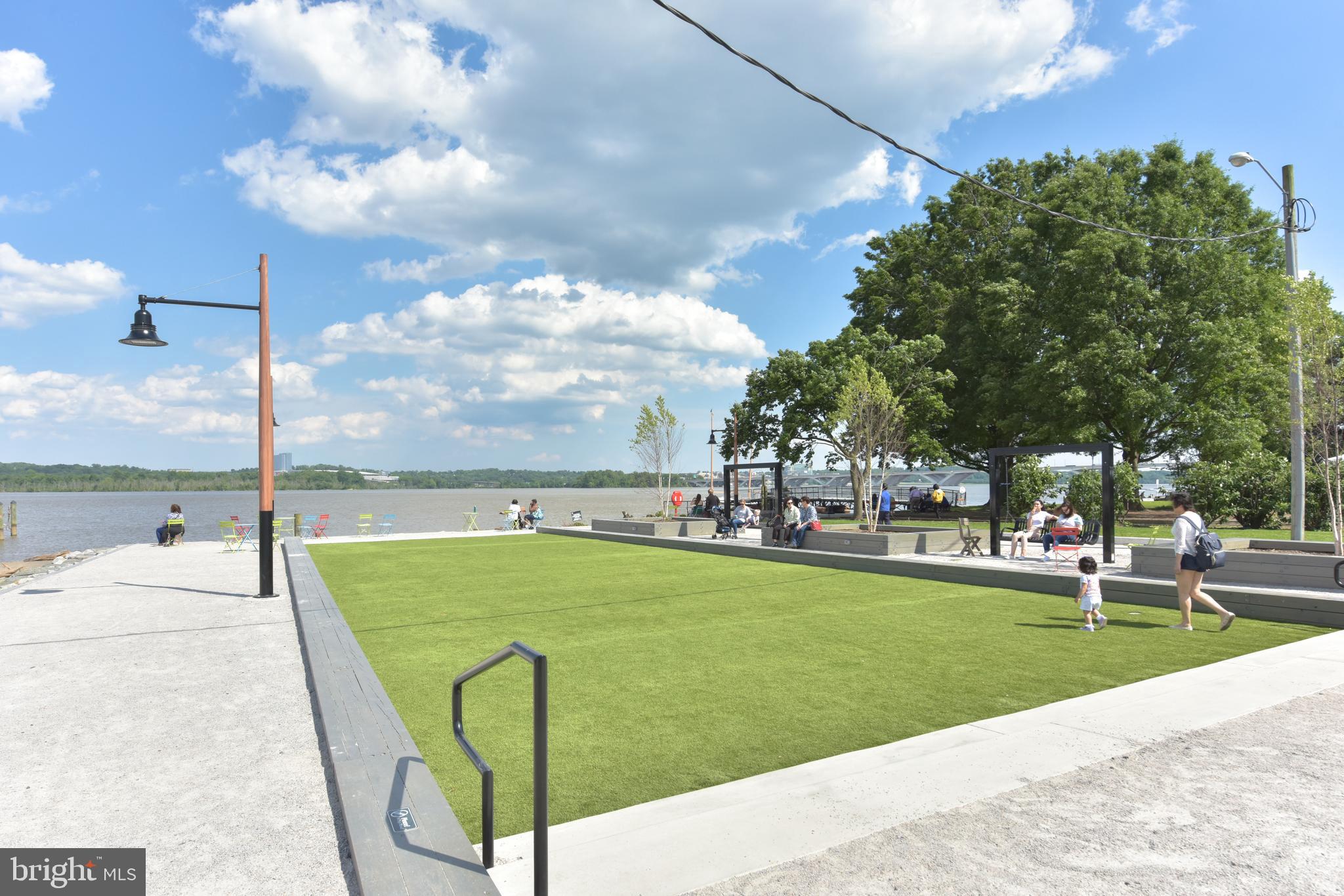 CHATHAM SQUARE - Residential Lease