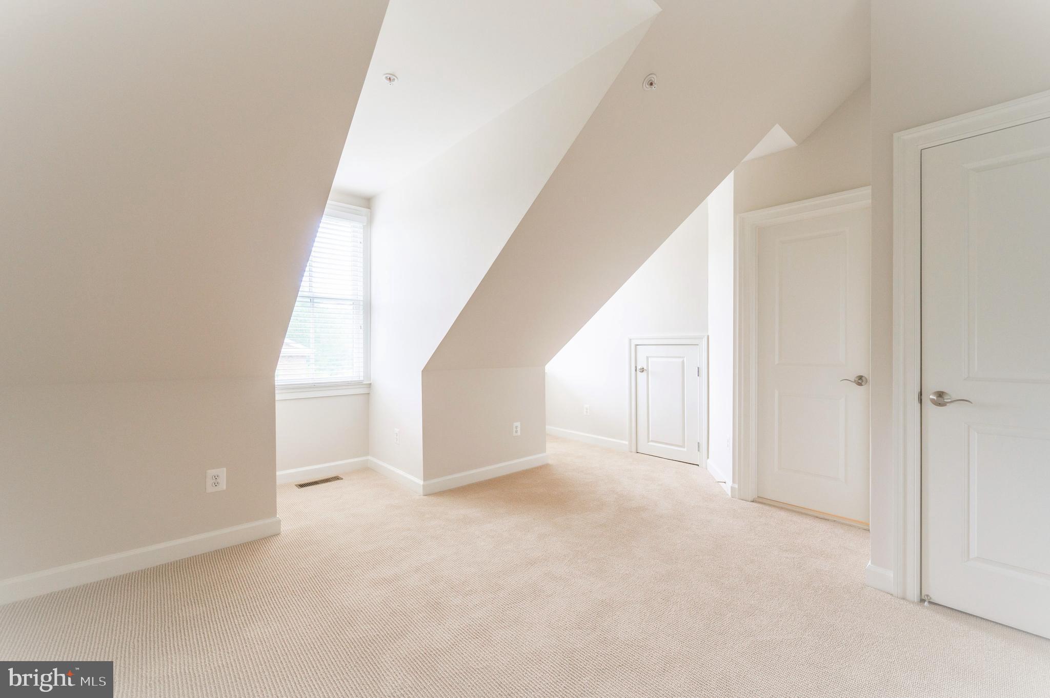 CHATHAM SQUARE - Residential Lease