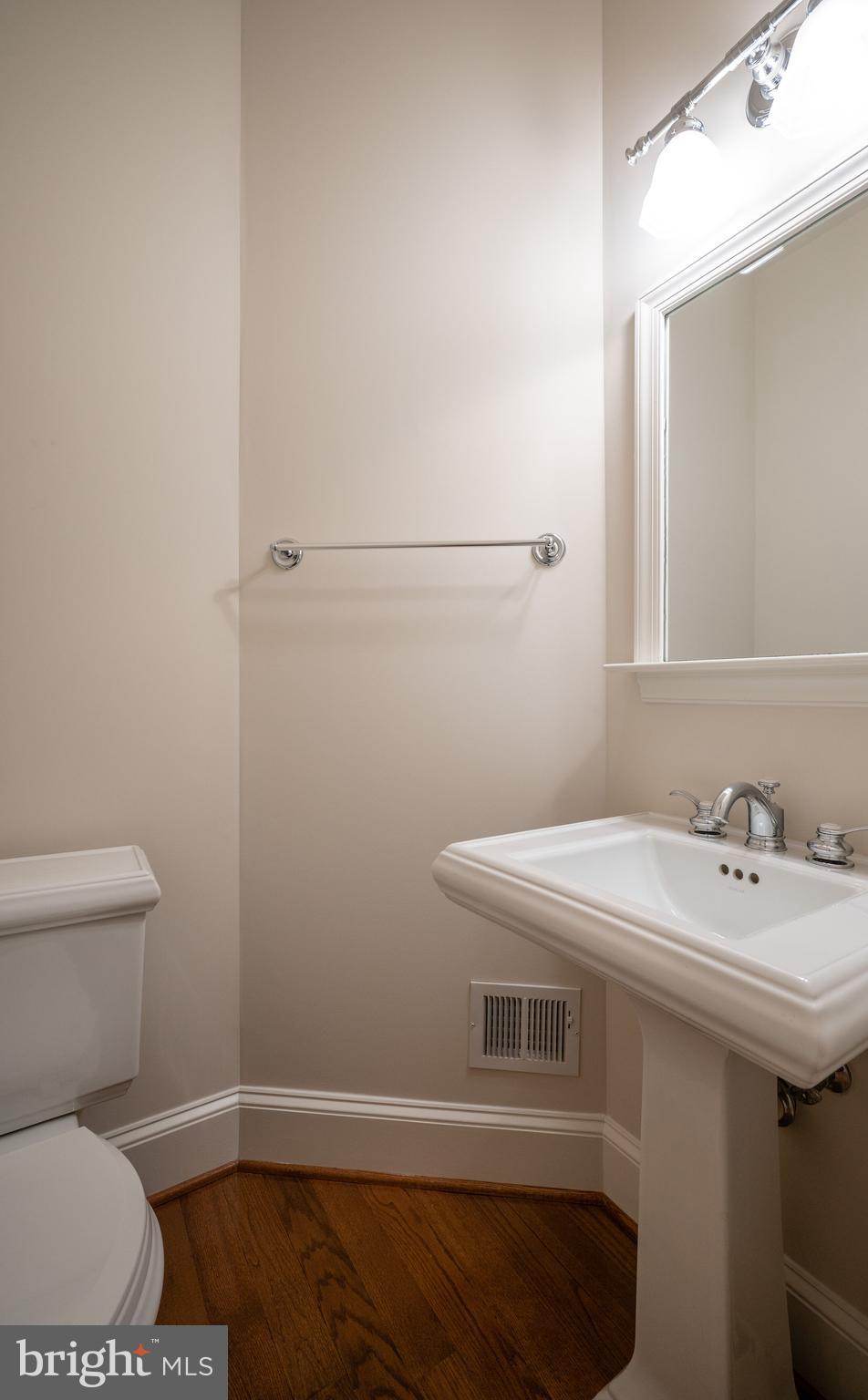 CHATHAM SQUARE - Residential Lease