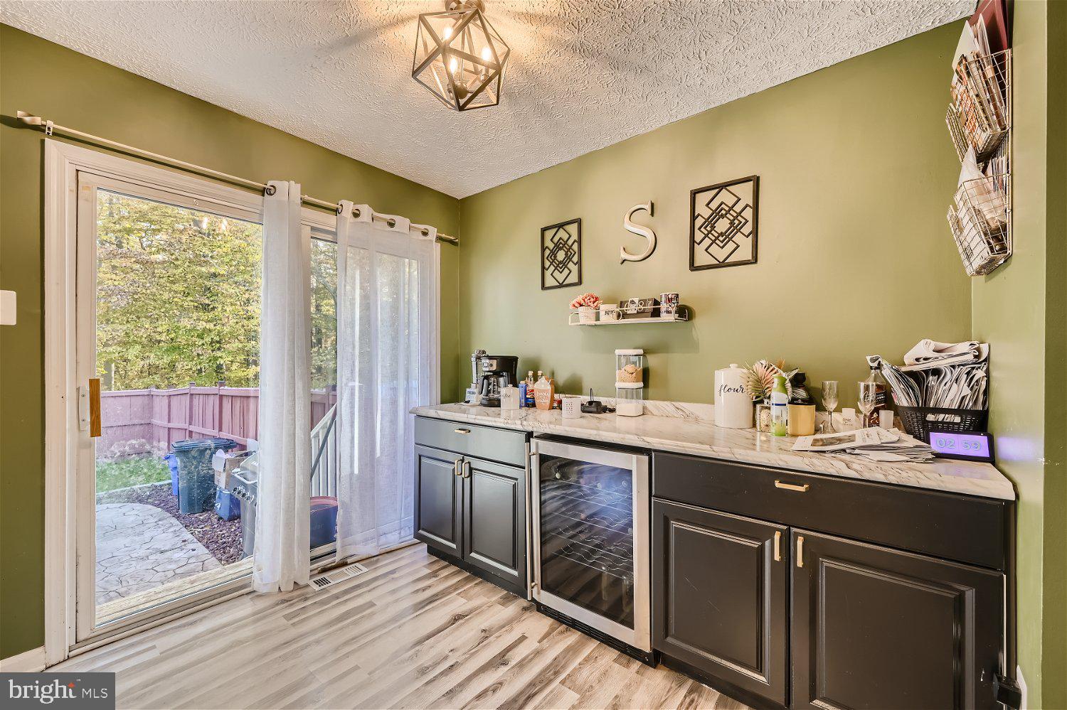 HOLLY WOODS - Residential