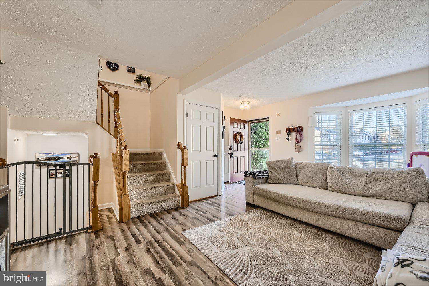 HOLLY WOODS - Residential