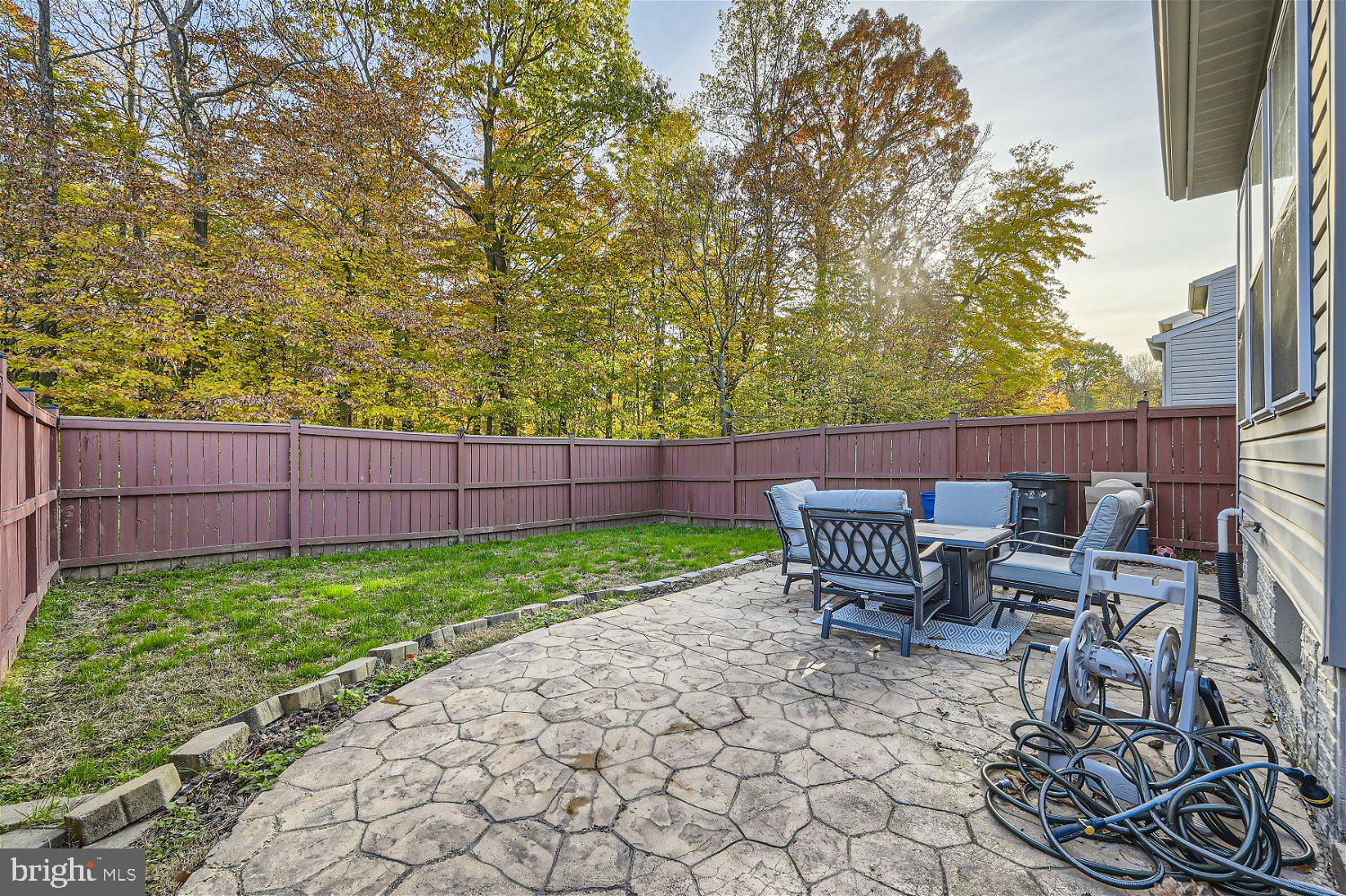 HOLLY WOODS - Residential