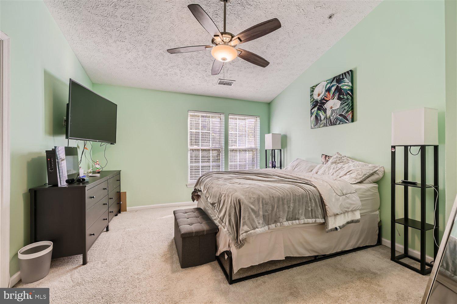 HOLLY WOODS - Residential