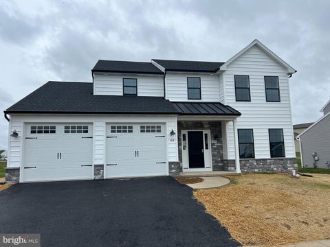Photo of 108 Stoneybrook Lane, ELIZABETHTOWN, PA 17022 (MLS # PALA2057802)