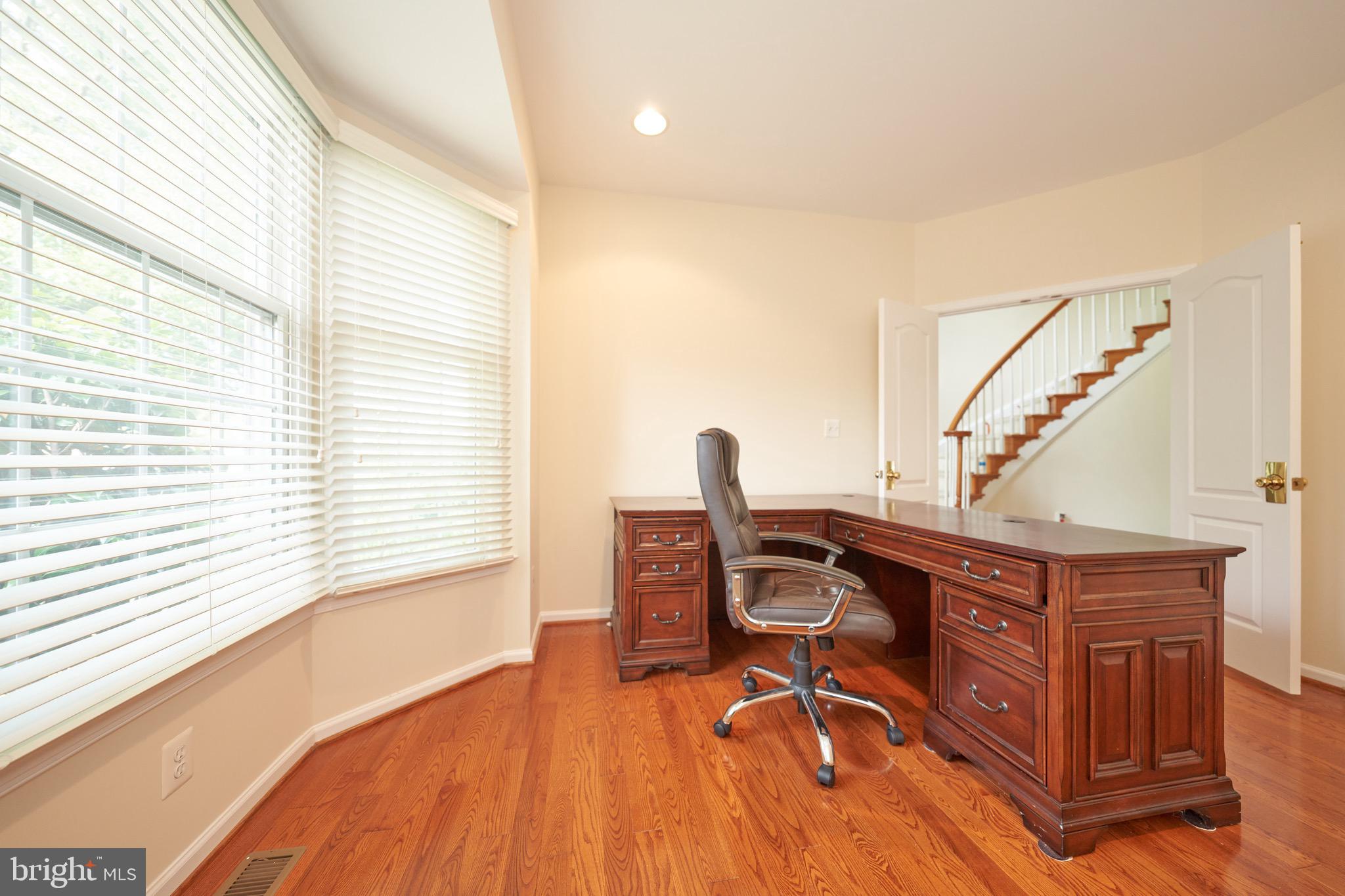 HUNT-BELMONT CNTRY CLUB - Residential