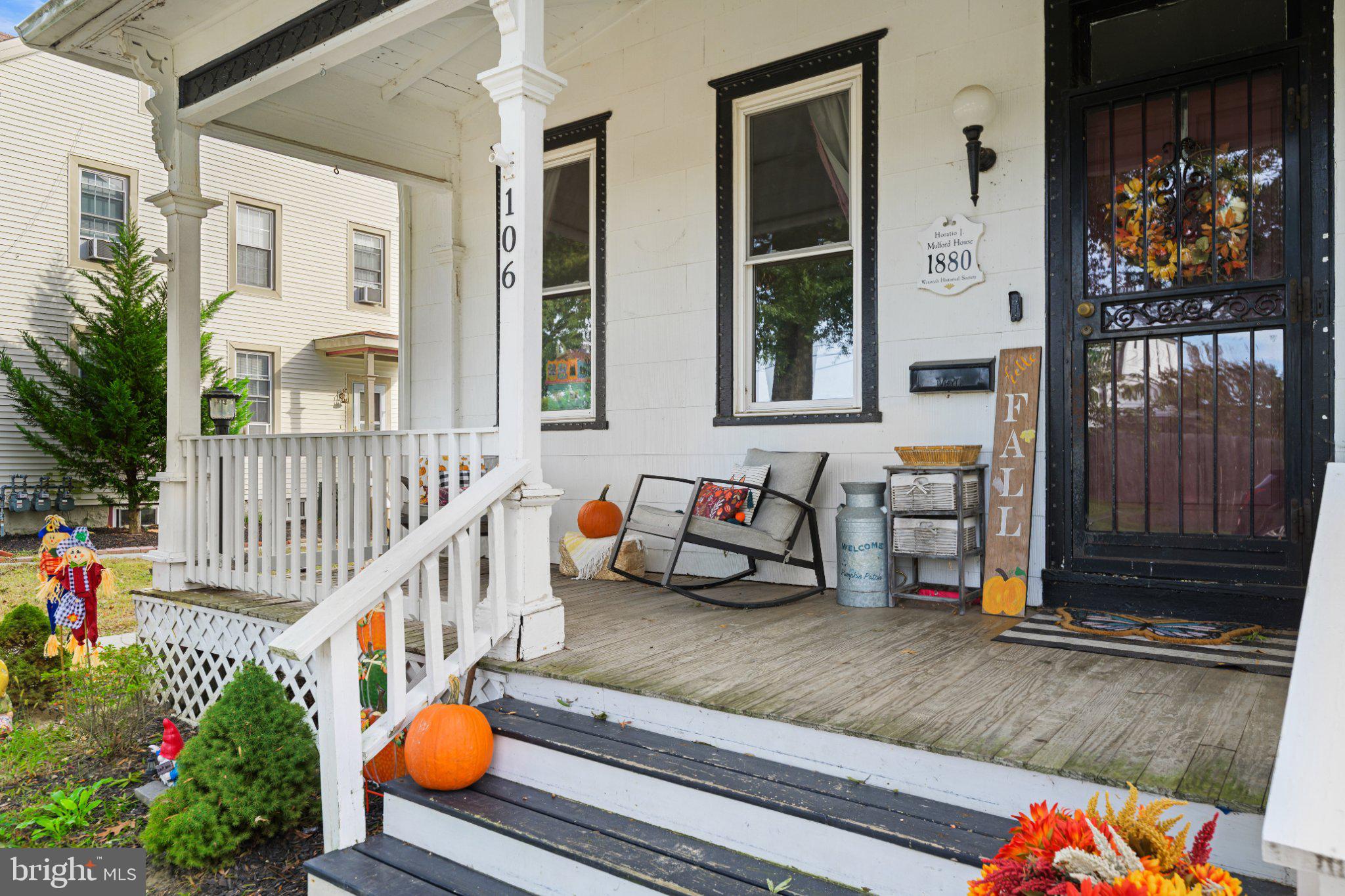 106 E ELM STREET