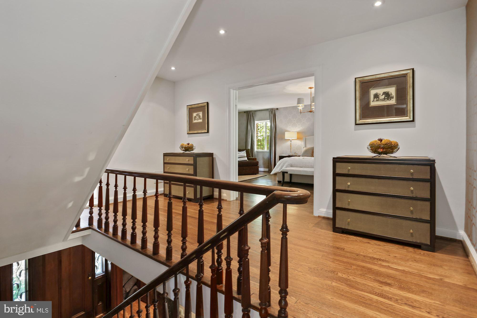 FOREST HILLS - Residential