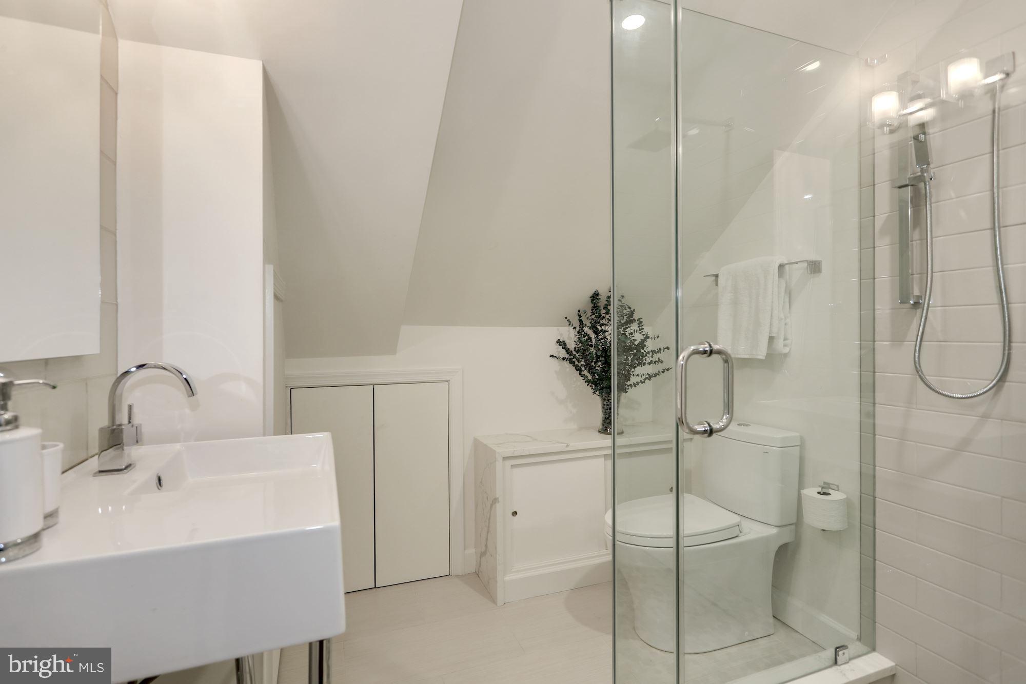 FOREST HILLS - Residential