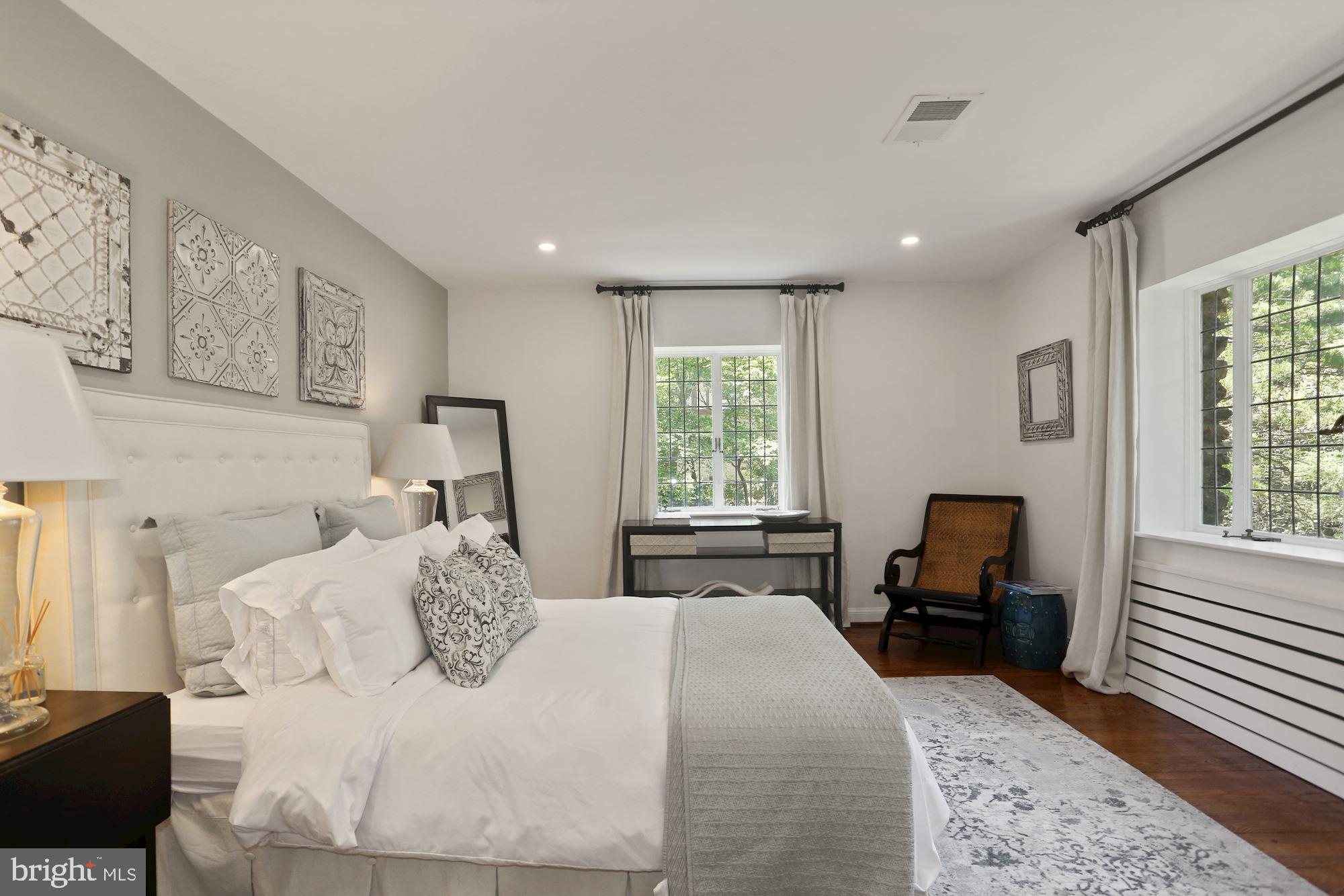 FOREST HILLS - Residential