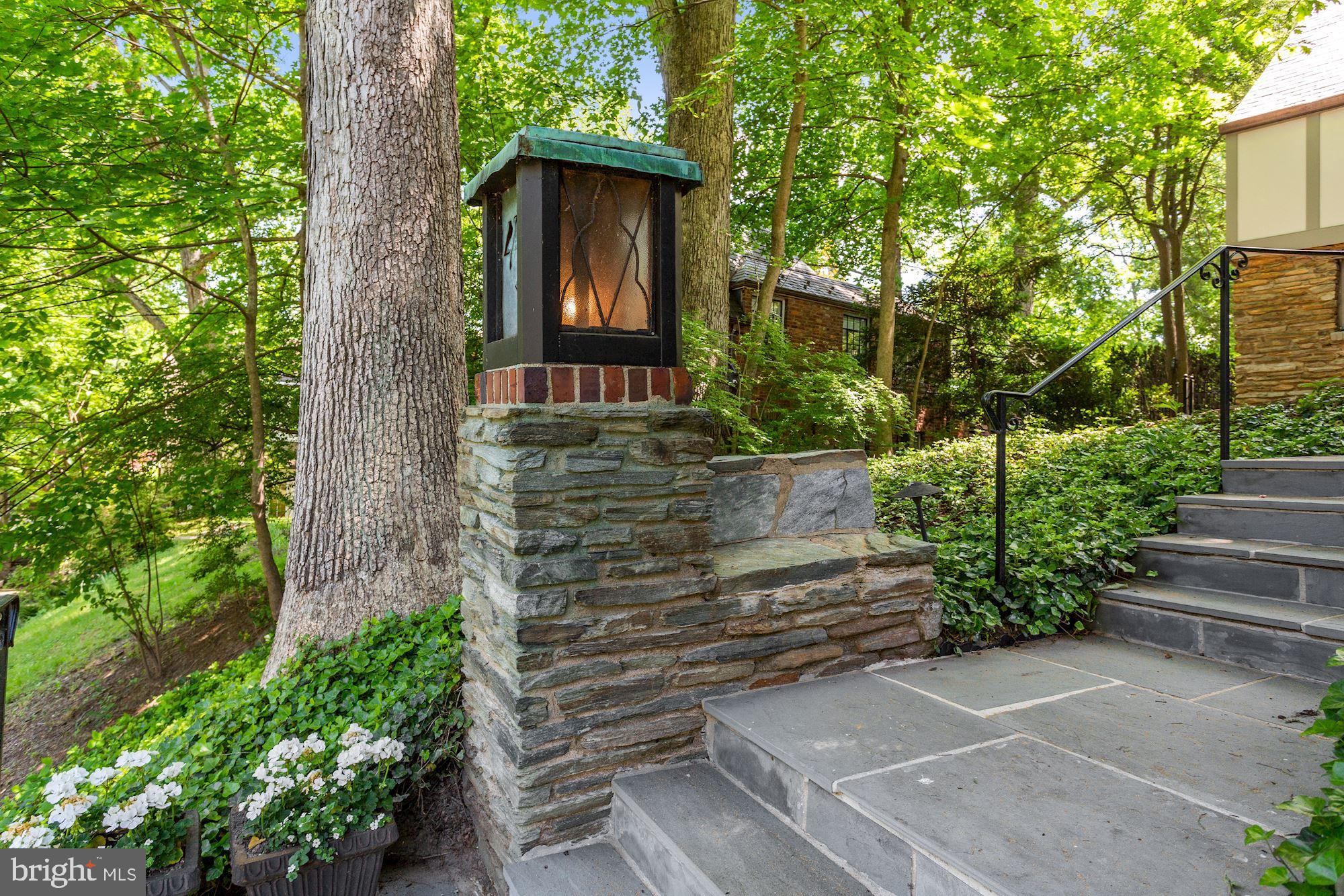 FOREST HILLS - Residential