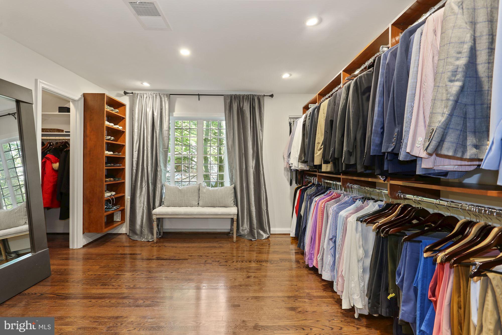 FOREST HILLS - Residential