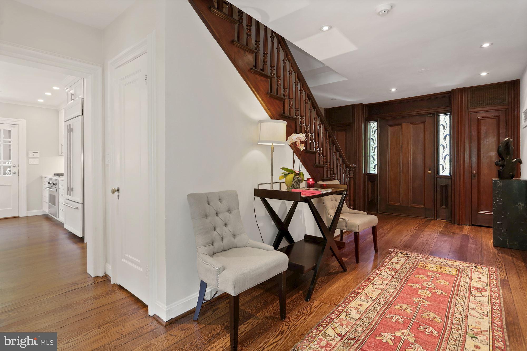 FOREST HILLS - Residential