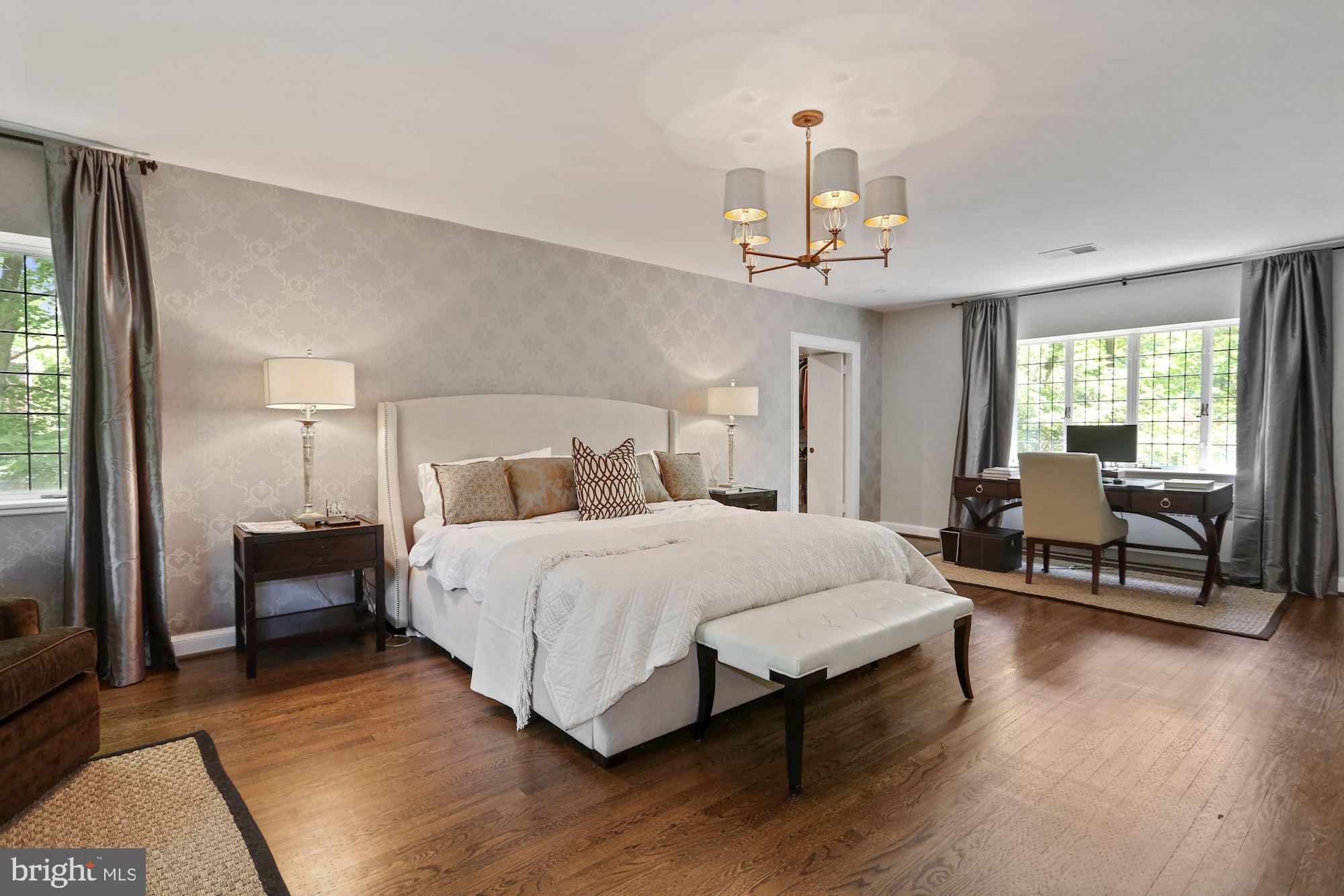 FOREST HILLS - Residential
