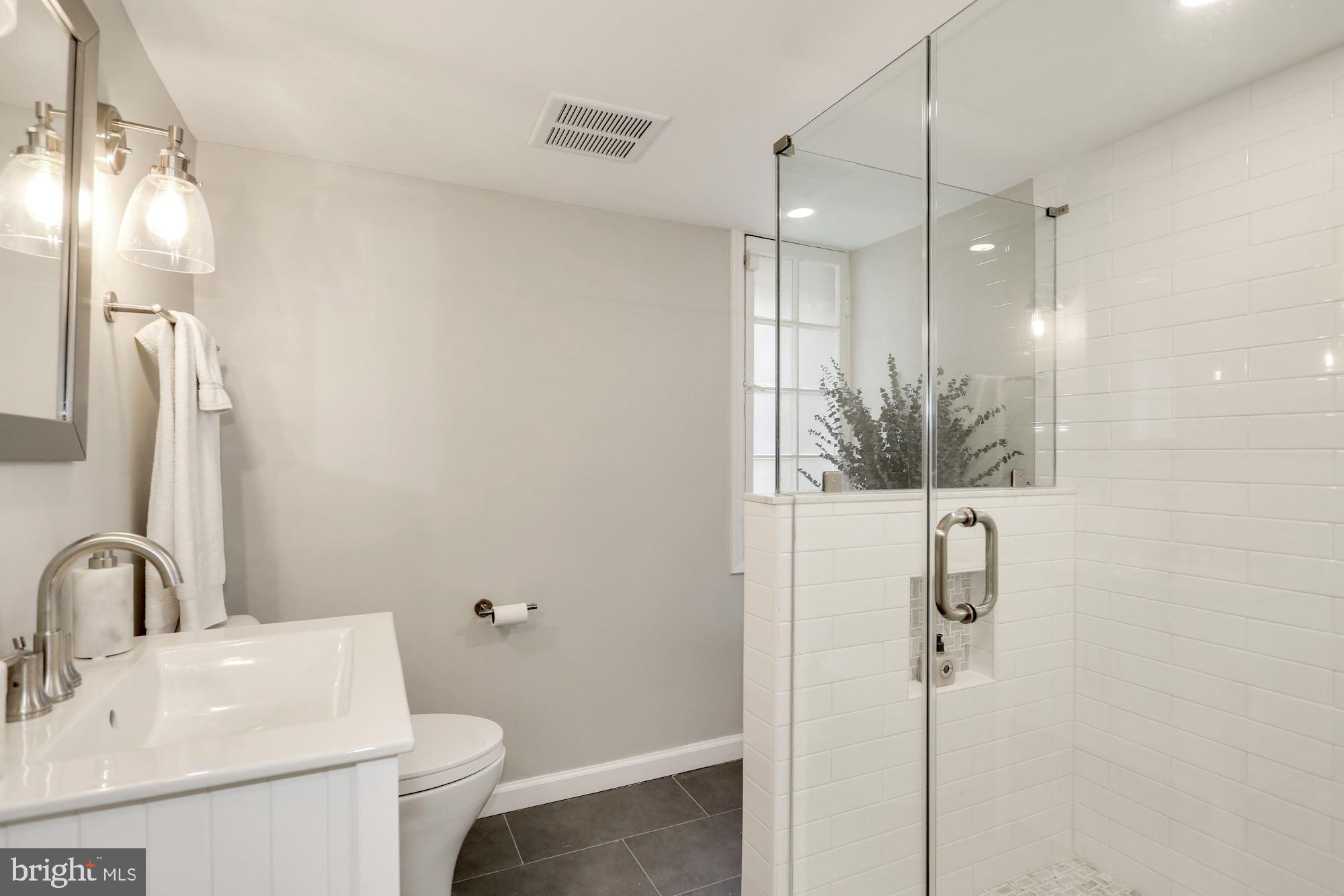 FOREST HILLS - Residential