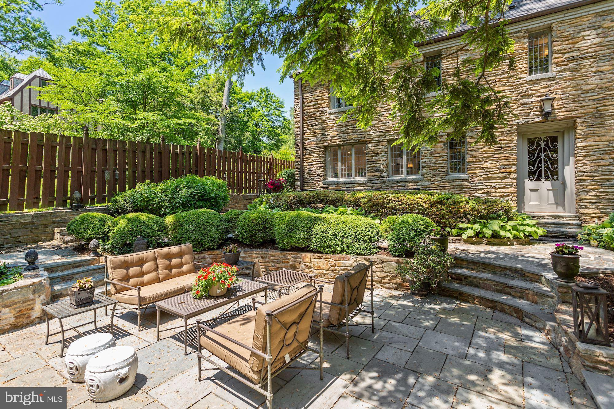 FOREST HILLS - Residential