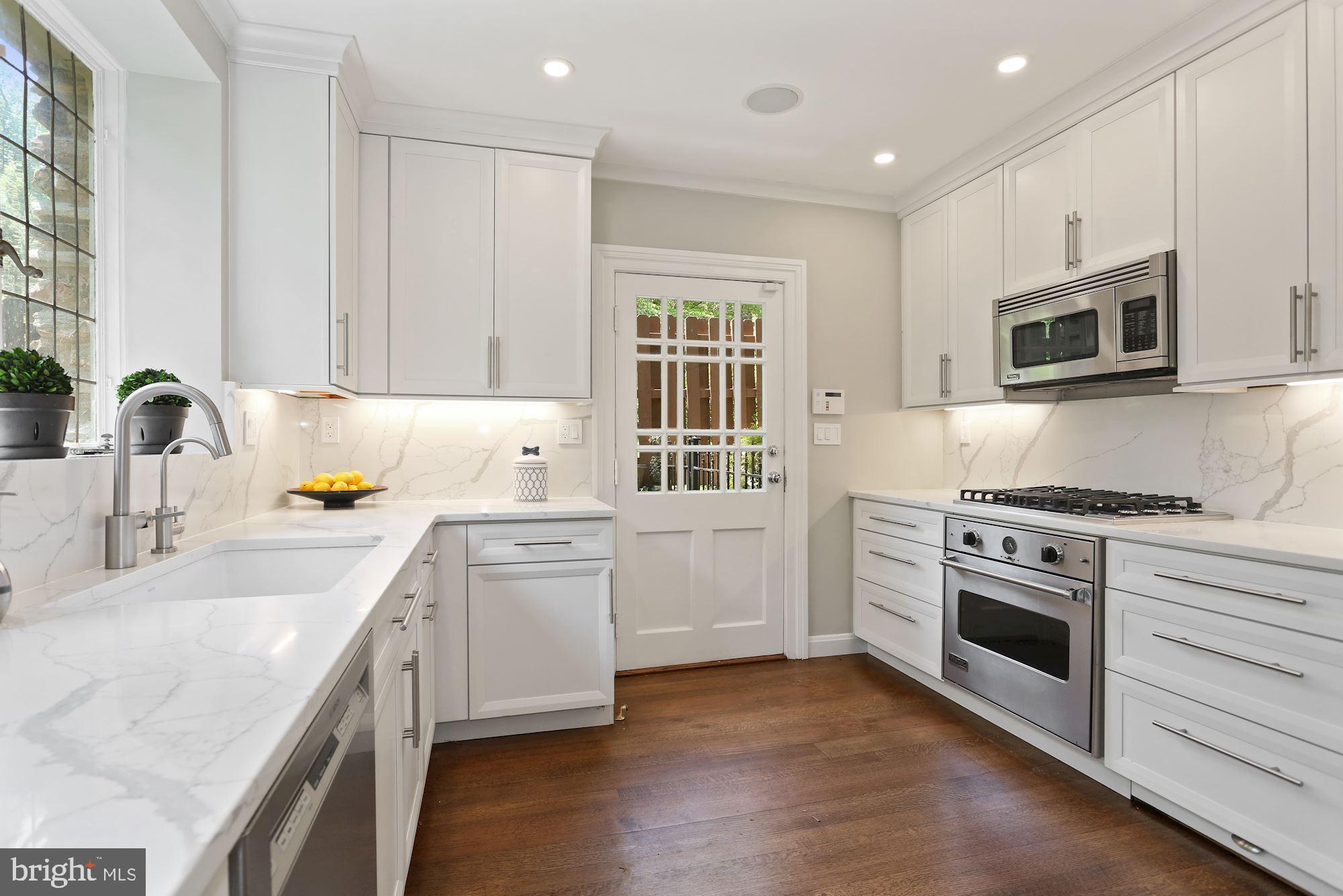 FOREST HILLS - Residential