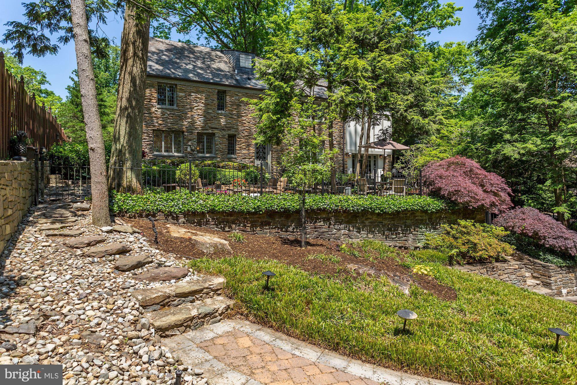 FOREST HILLS - Residential