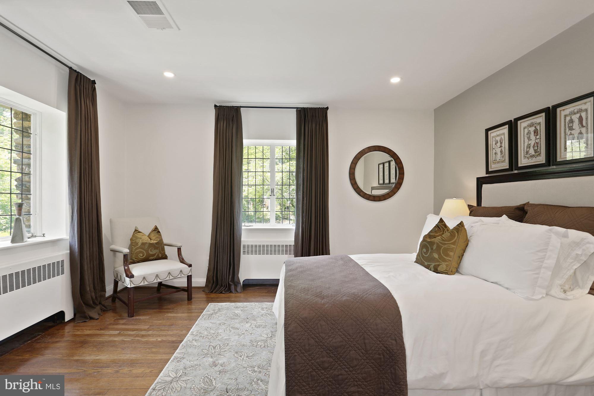 FOREST HILLS - Residential