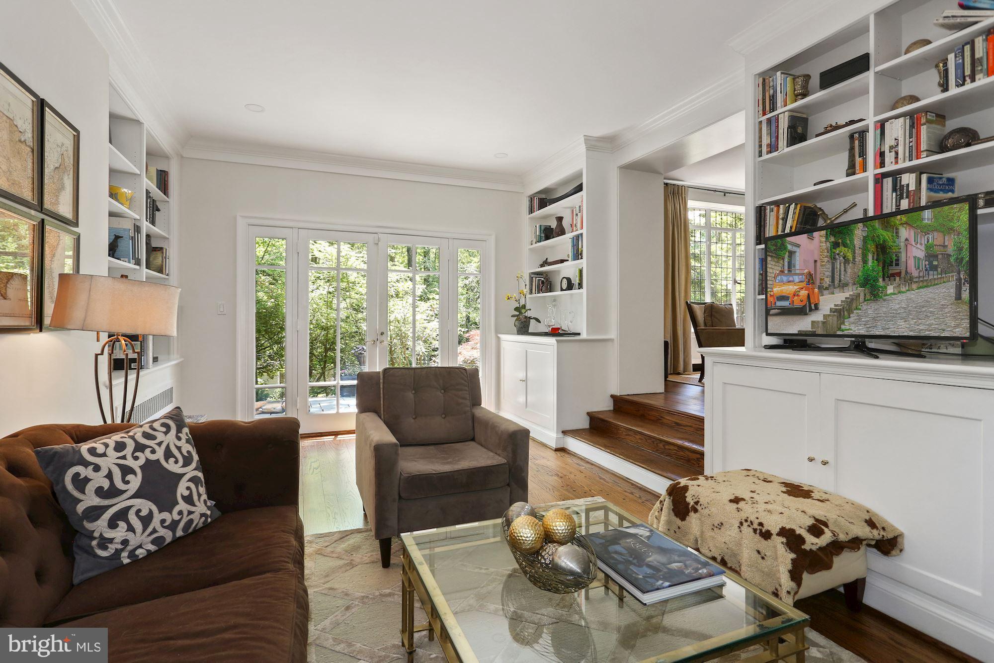 FOREST HILLS - Residential