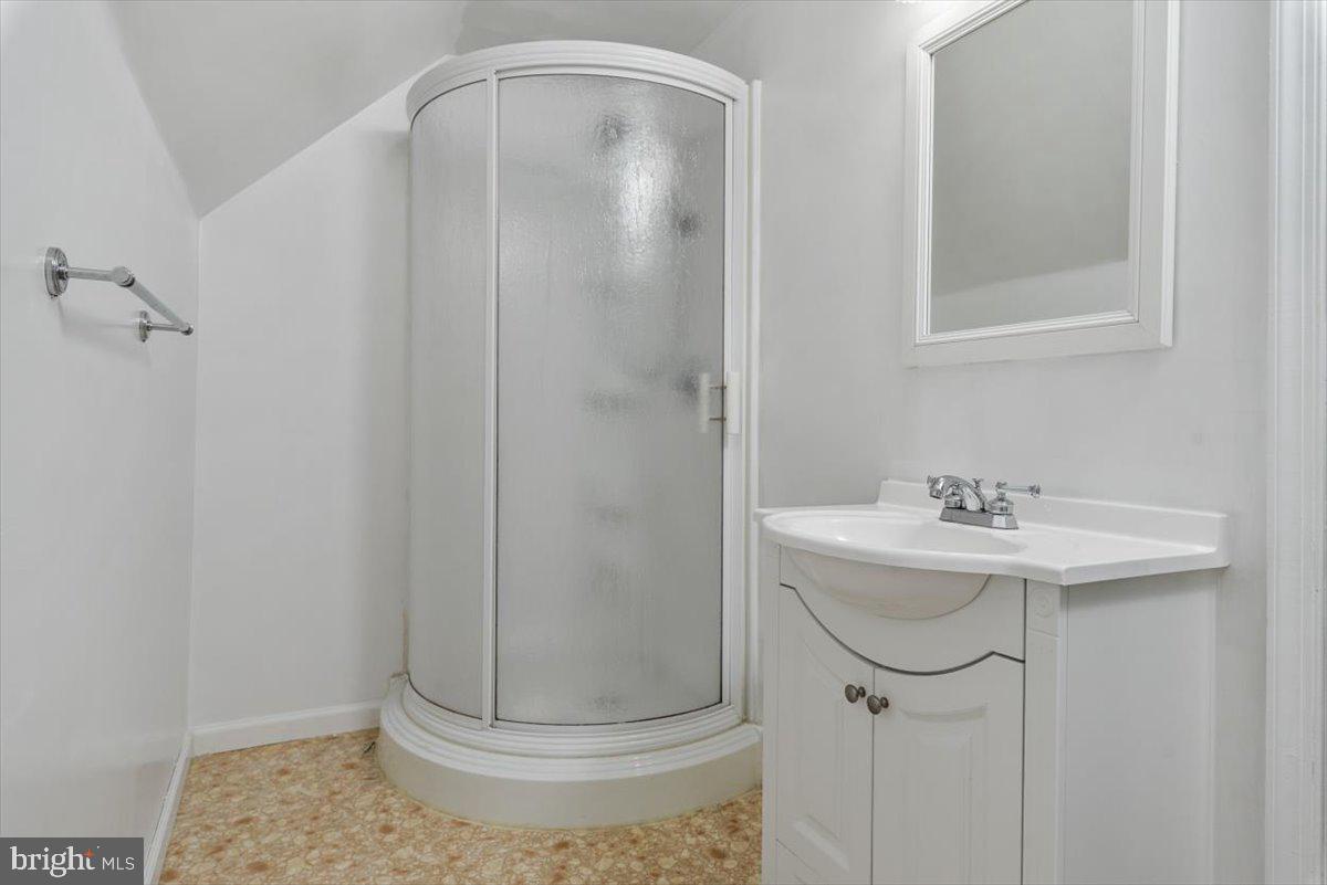 MARLYN MANOR - Residential