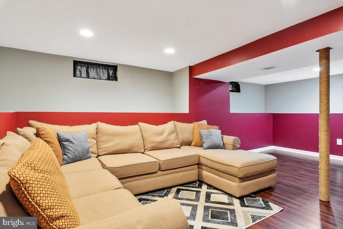 MARLYN MANOR - Residential