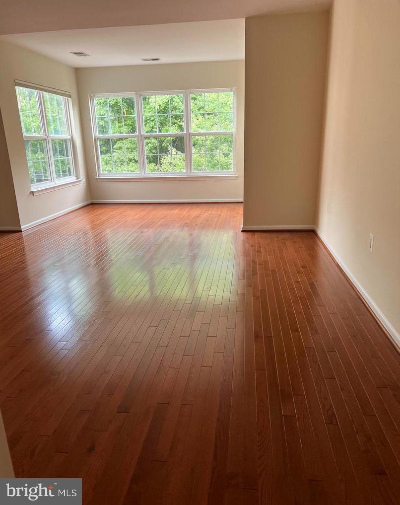 TOWNES OF MANCHESTER WOODS - Residential Lease