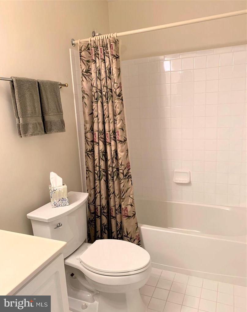 TOWNES OF MANCHESTER WOODS - Residential Lease