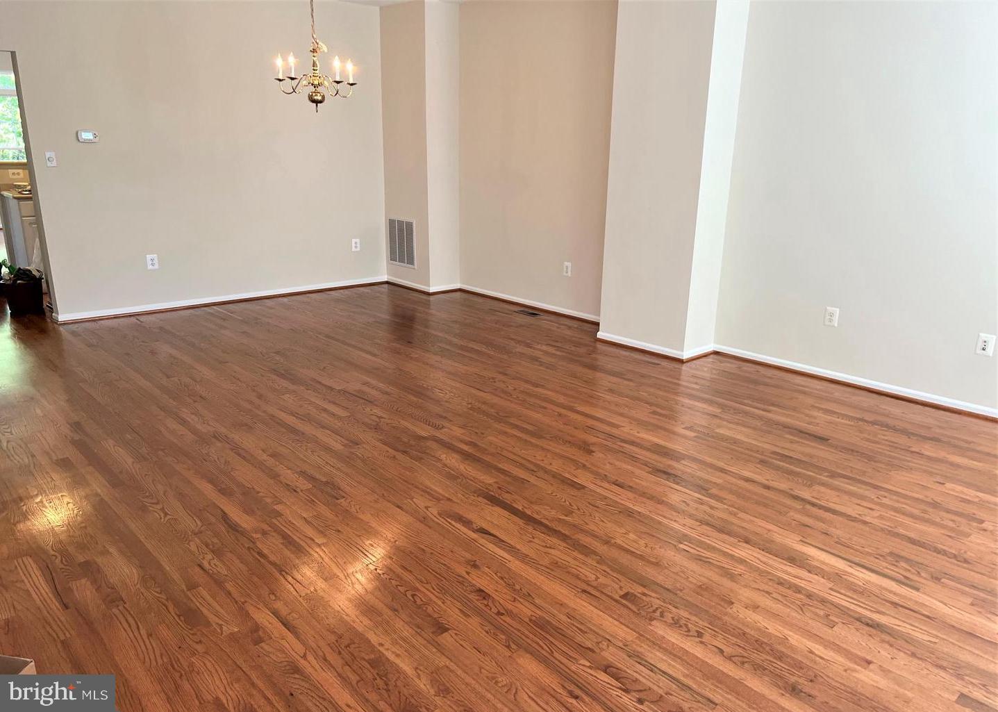 TOWNES OF MANCHESTER WOODS - Residential Lease