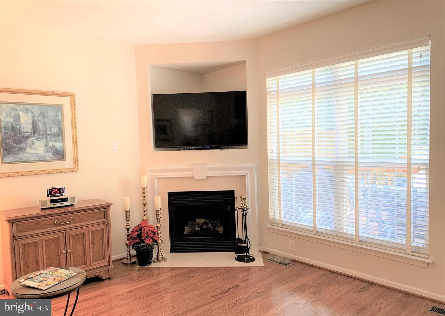 TOWNES OF MANCHESTER WOODS - Residential Lease