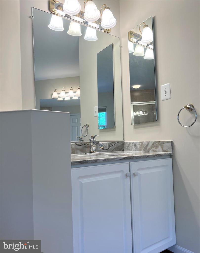 TOWNES OF MANCHESTER WOODS - Residential Lease