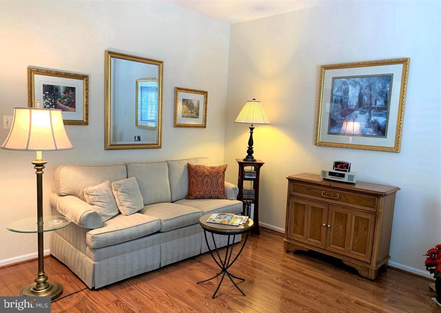 TOWNES OF MANCHESTER WOODS - Residential Lease