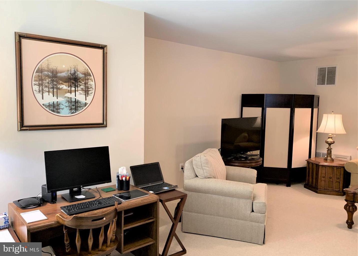 TOWNES OF MANCHESTER WOODS - Residential Lease