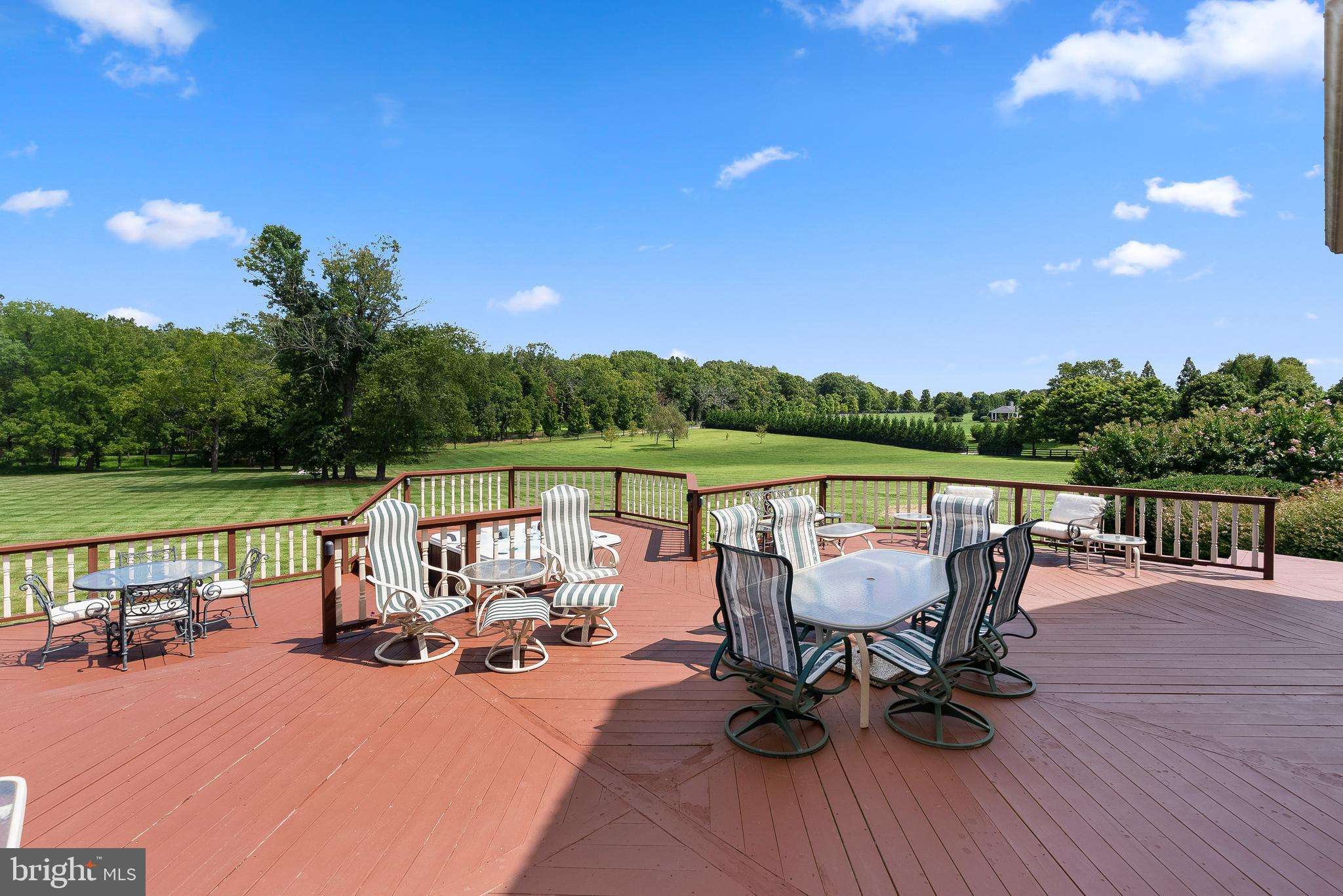 CHESWICK - Residential