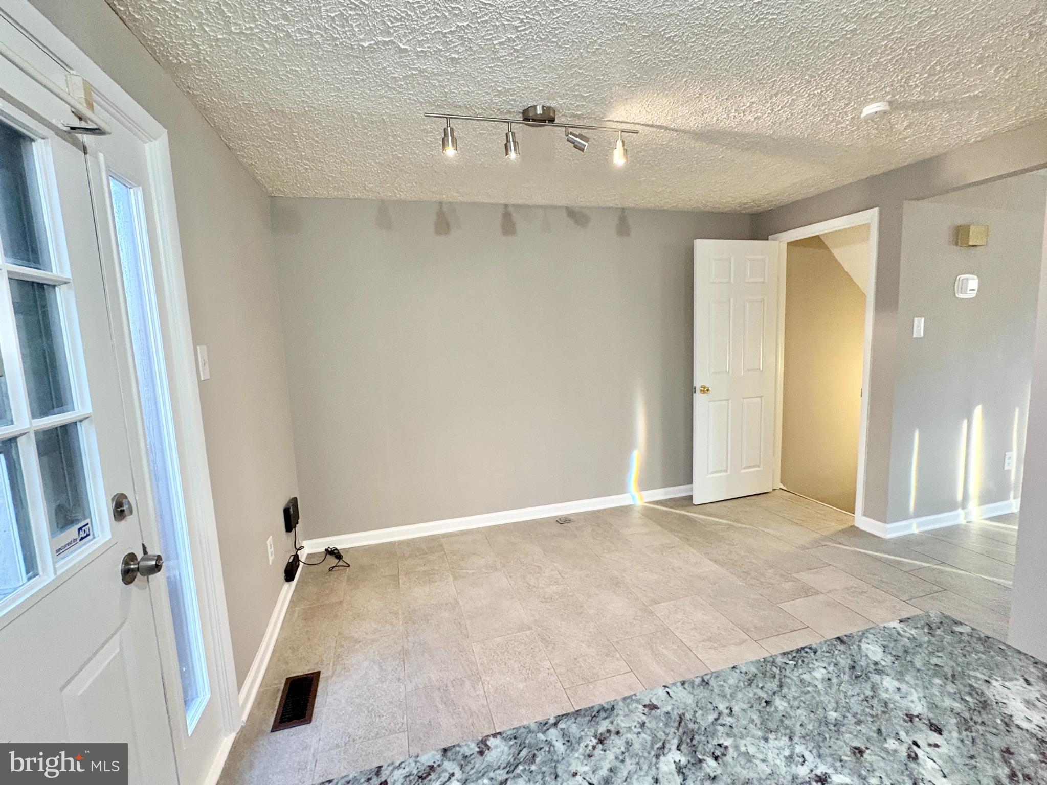 NEWINGTON FOREST - Residential Lease