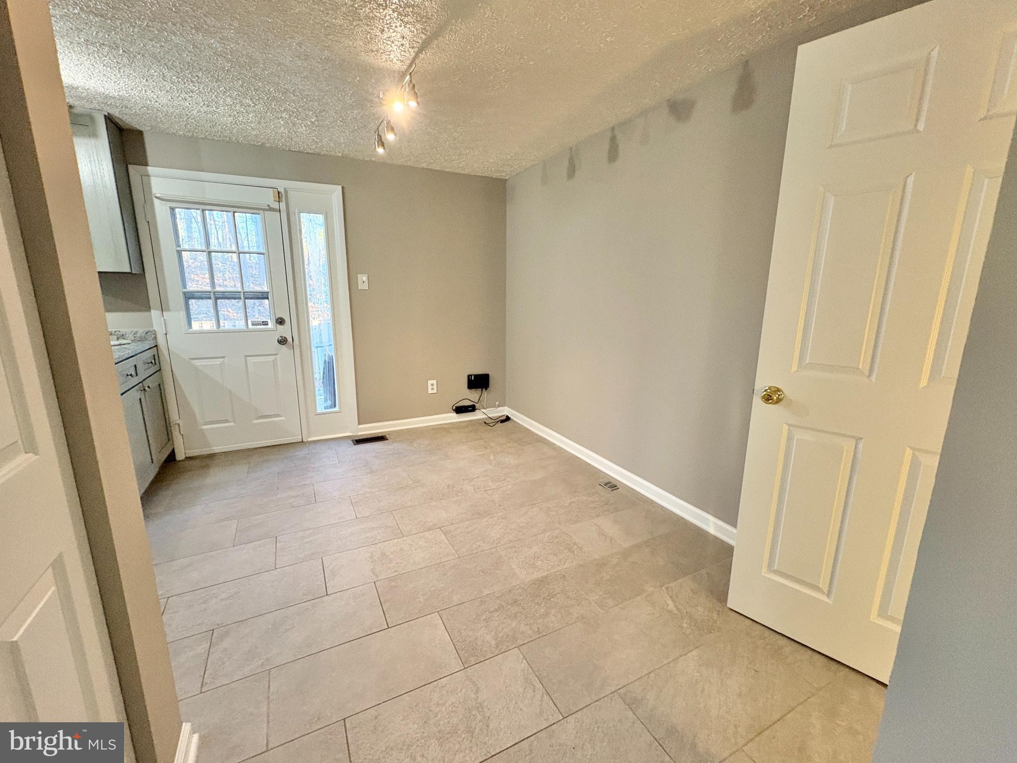 NEWINGTON FOREST - Residential Lease