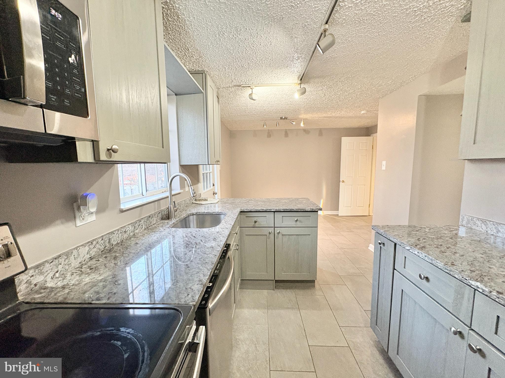 NEWINGTON FOREST - Residential Lease