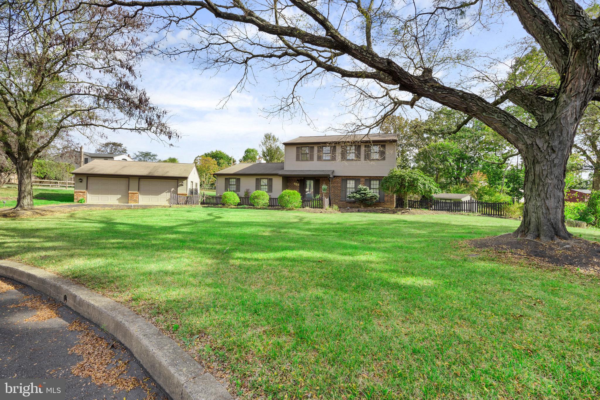 657 BIRCHWOOD COURT