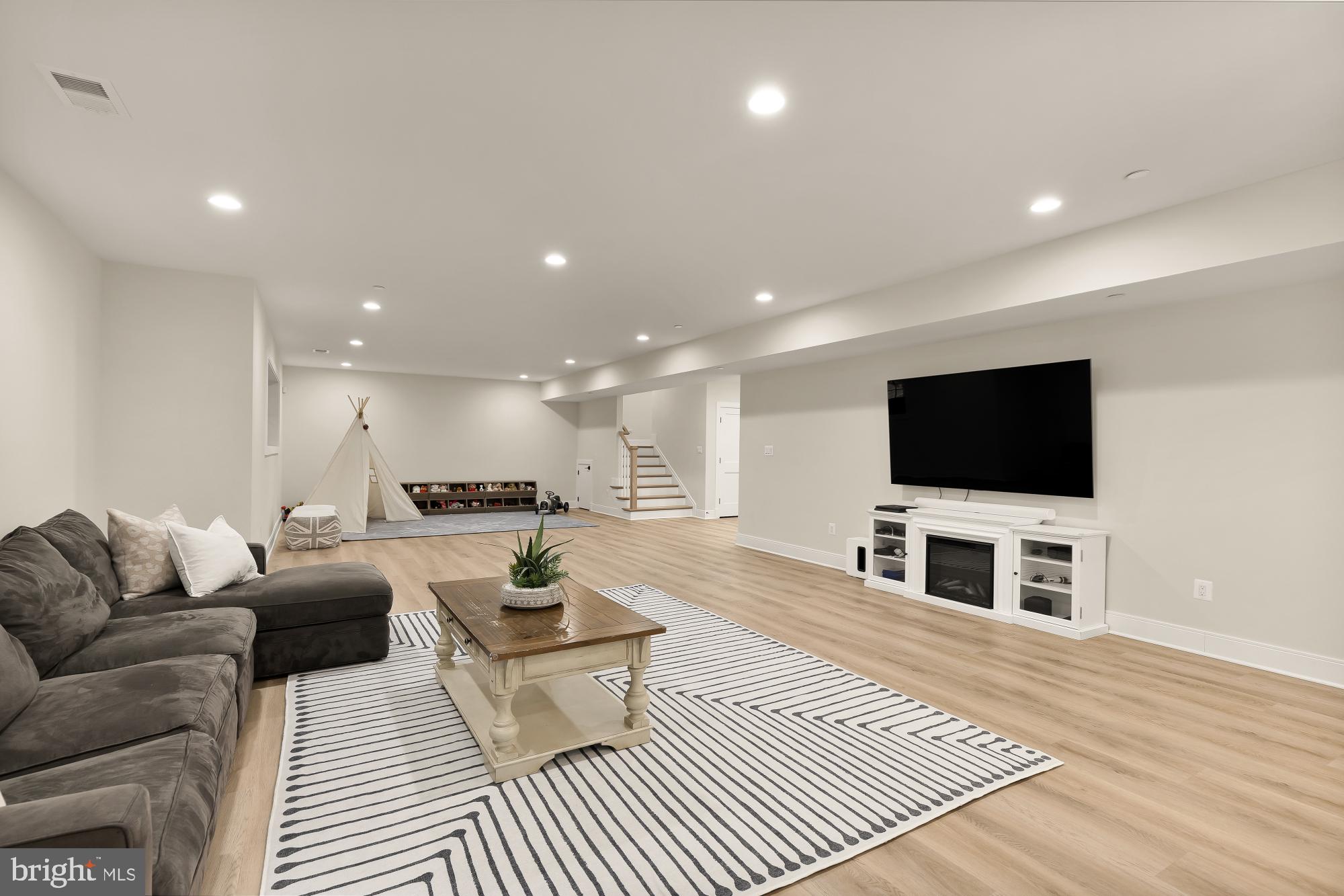 LUXMANOR - Residential