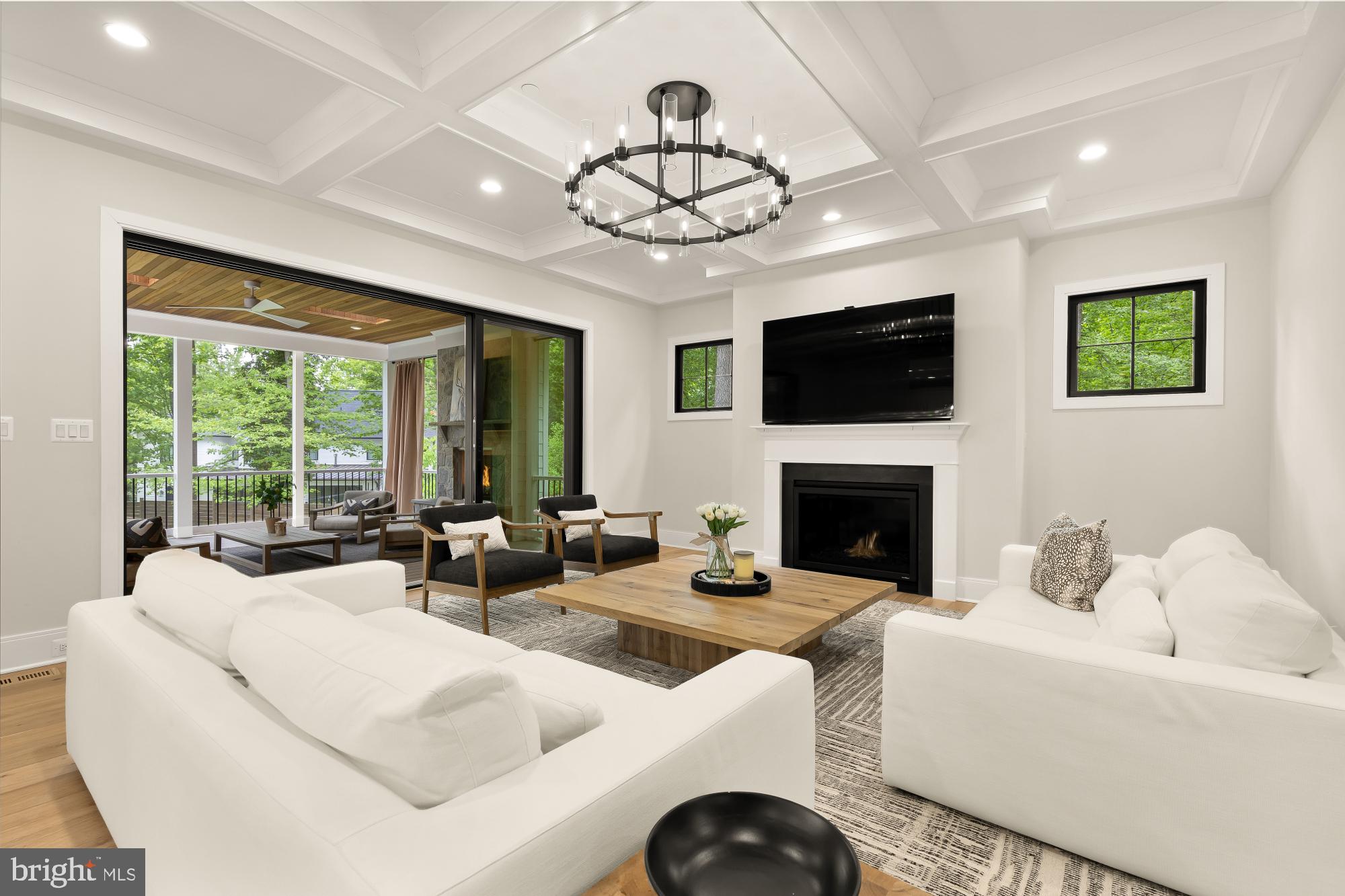 LUXMANOR - Residential