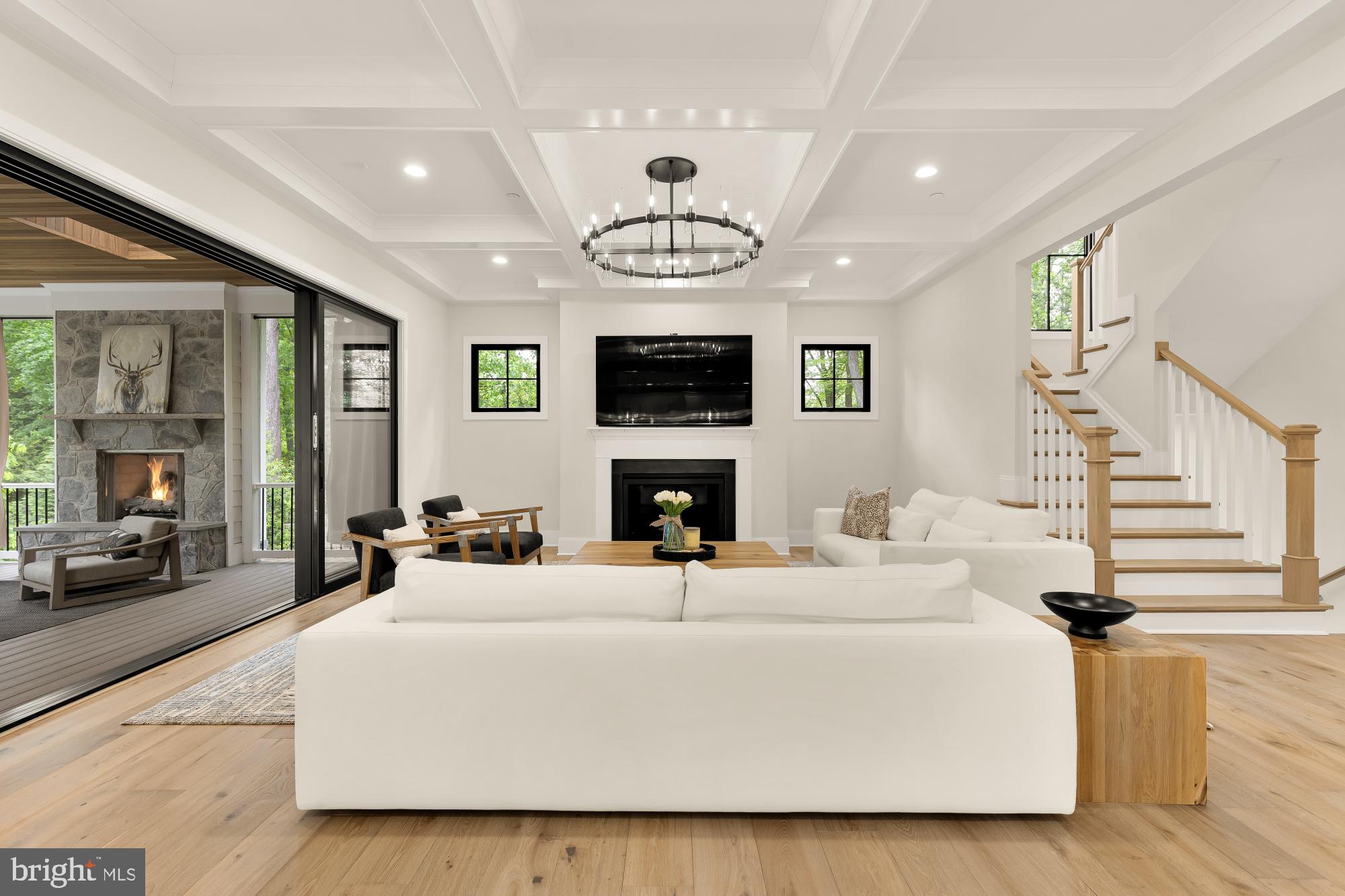 LUXMANOR - Residential