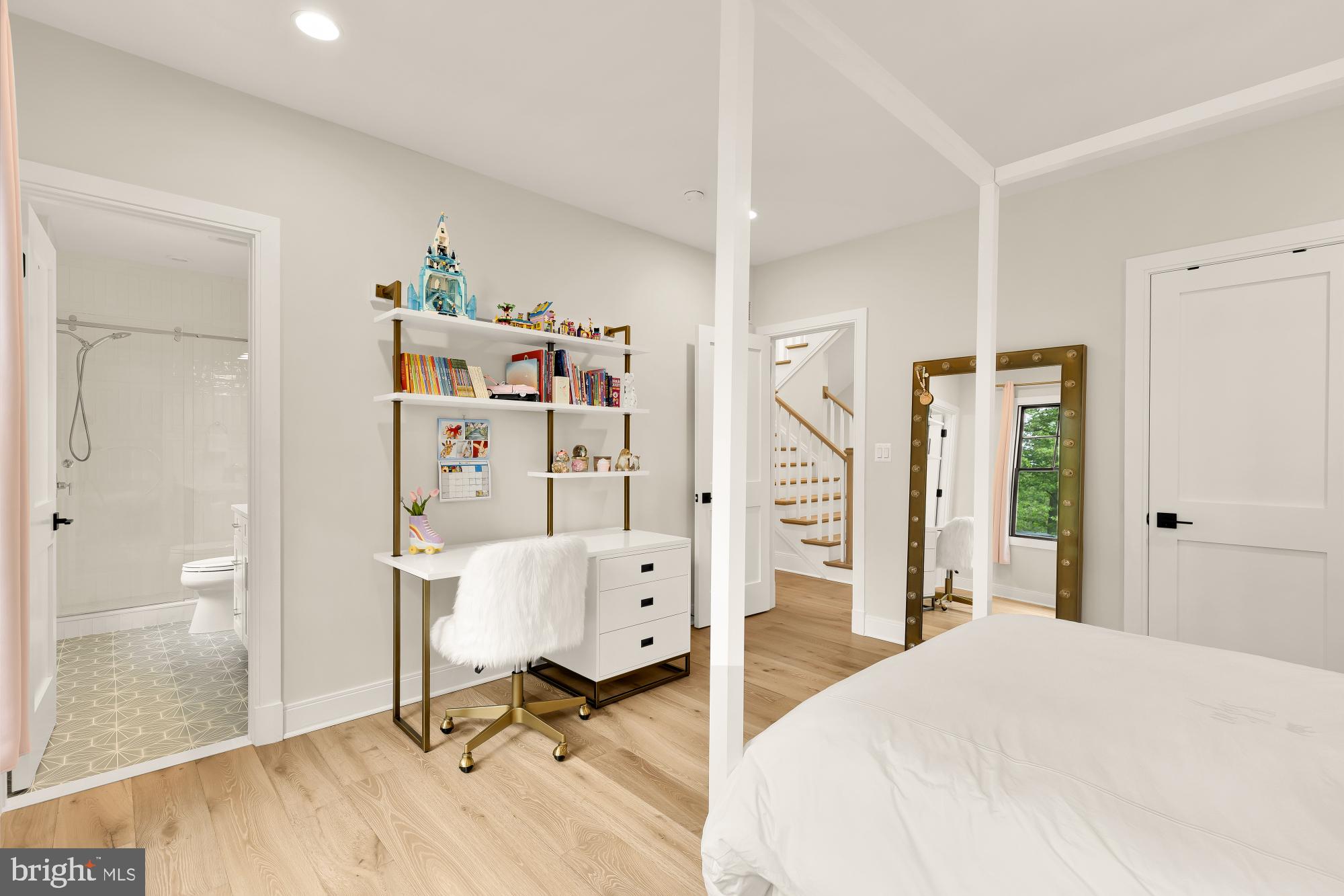 LUXMANOR - Residential