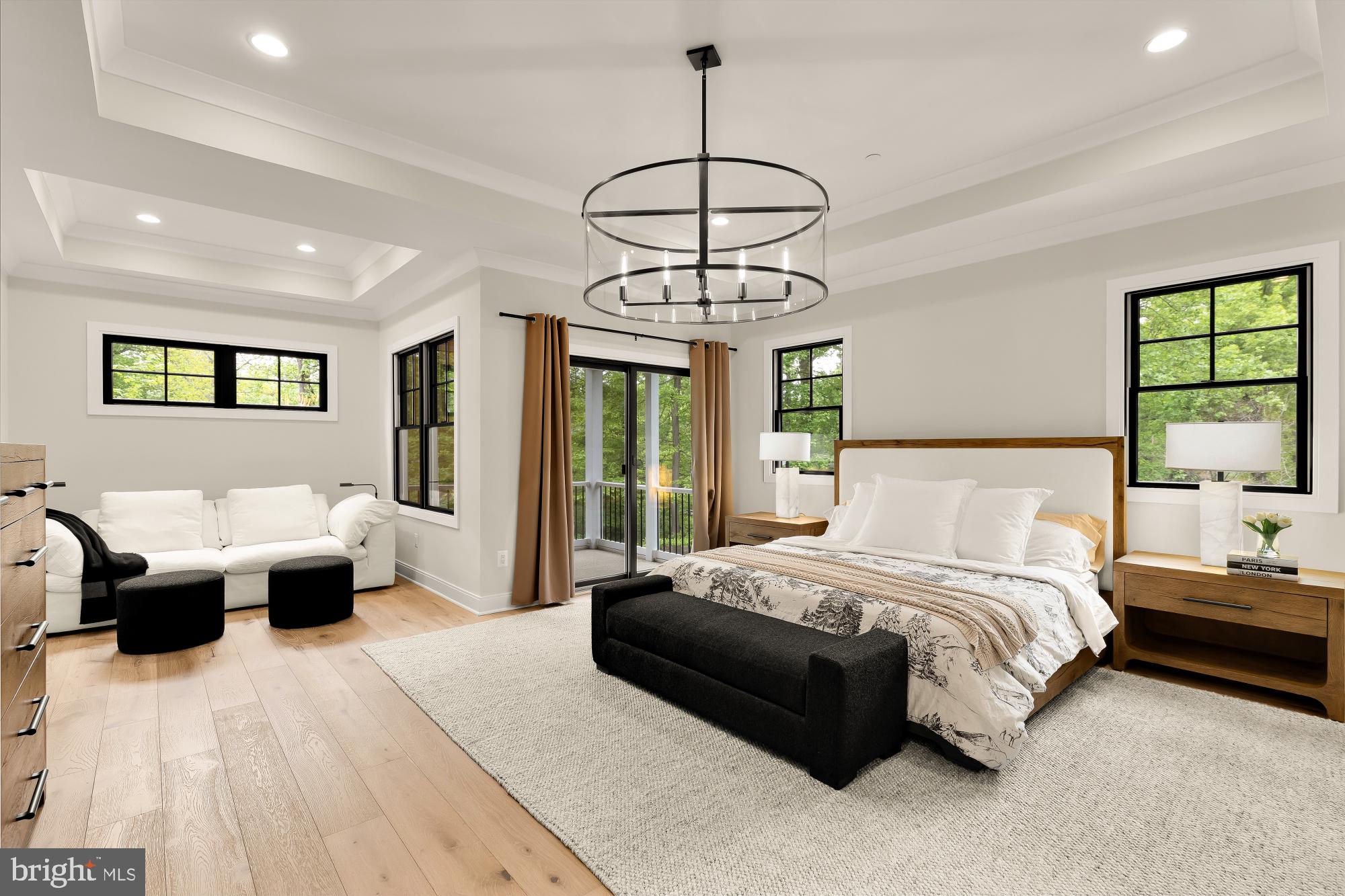 LUXMANOR - Residential