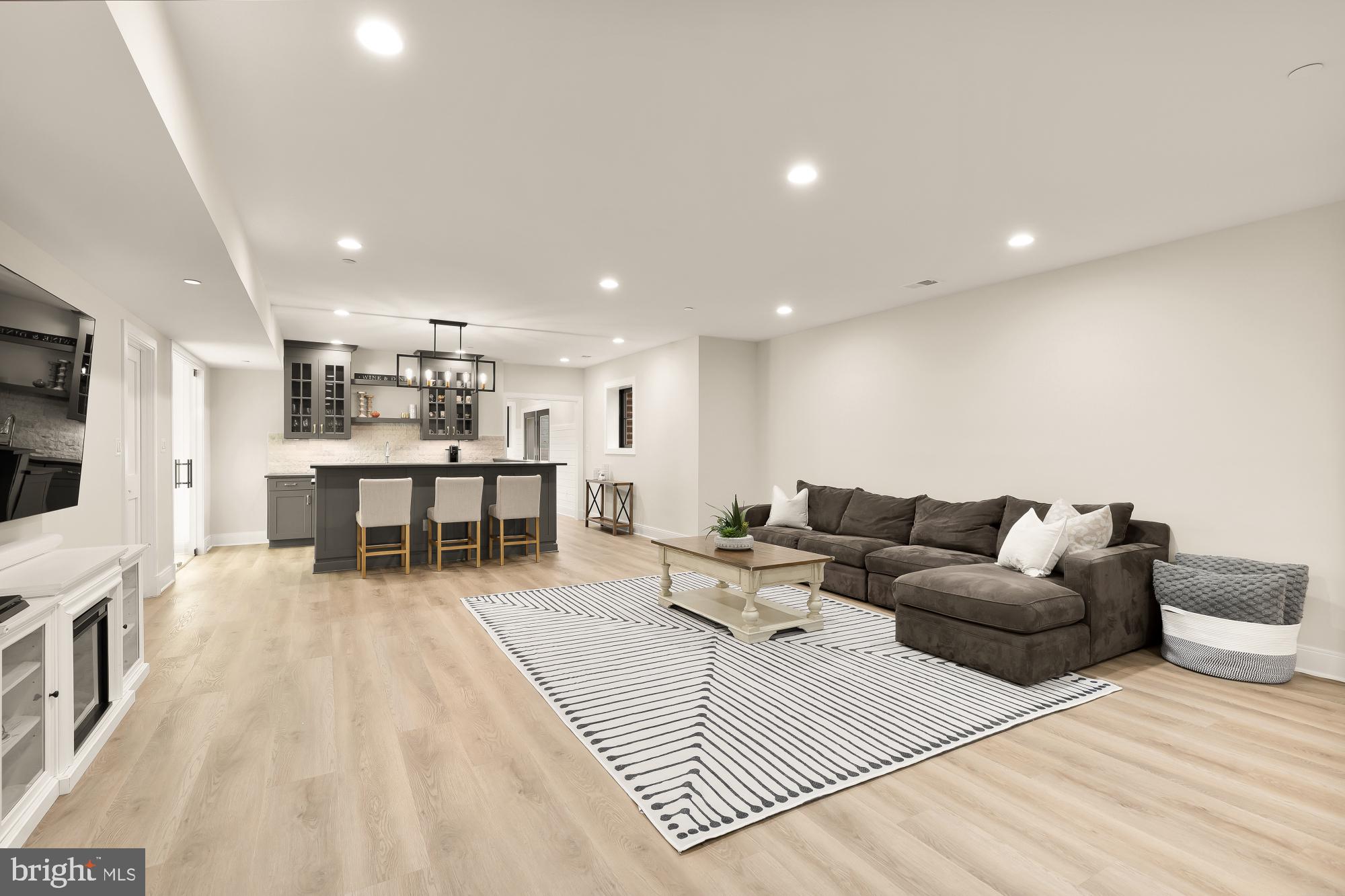 LUXMANOR - Residential