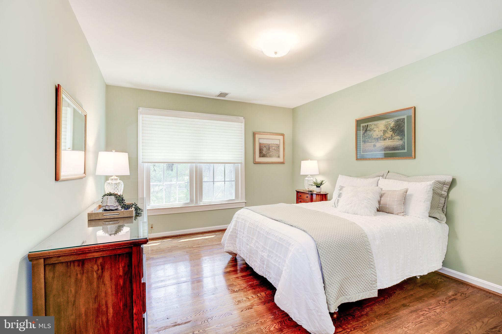 WILLIAMSBURG GARDENS - Residential