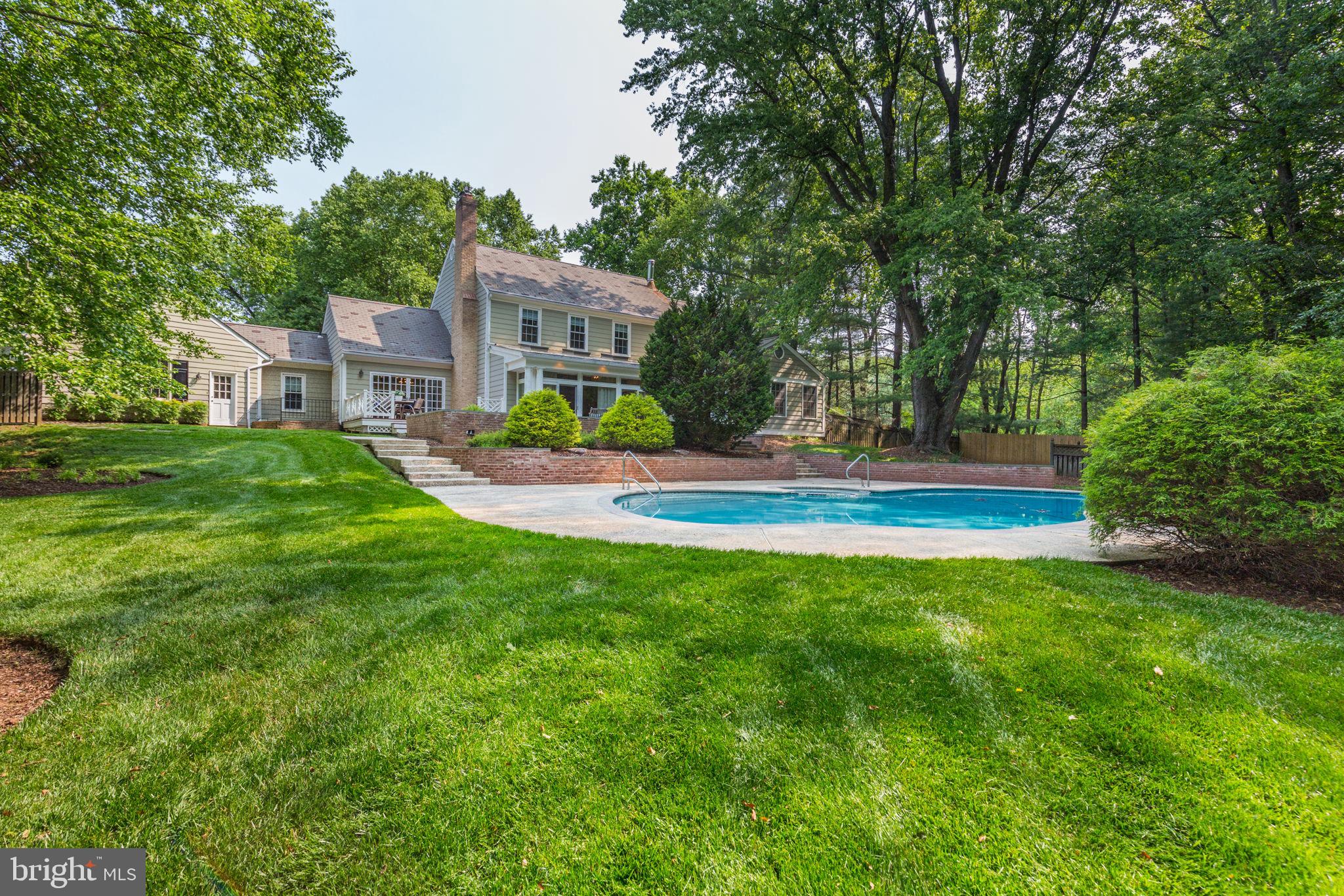 WILLIAMSBURG GARDENS - Residential