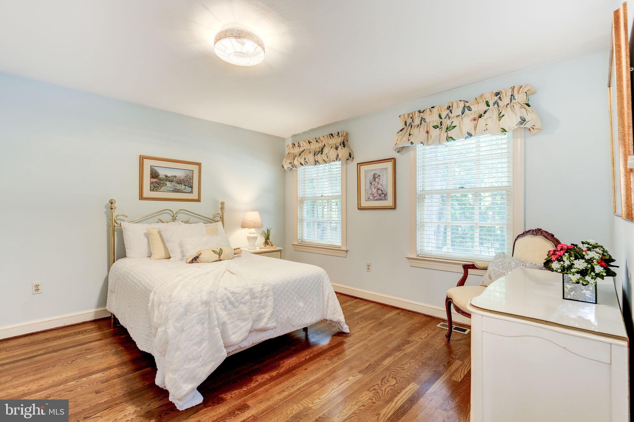 WILLIAMSBURG GARDENS - Residential