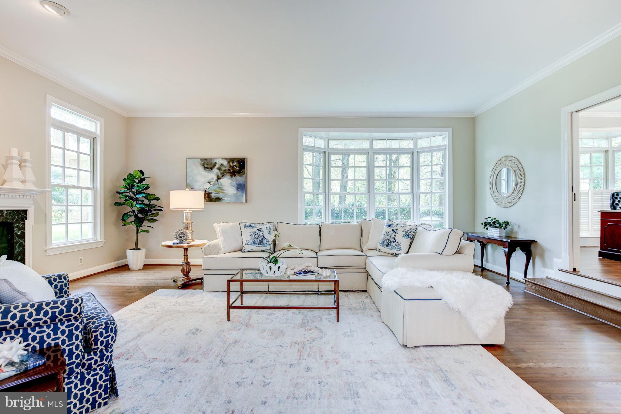 WILLIAMSBURG GARDENS - Residential