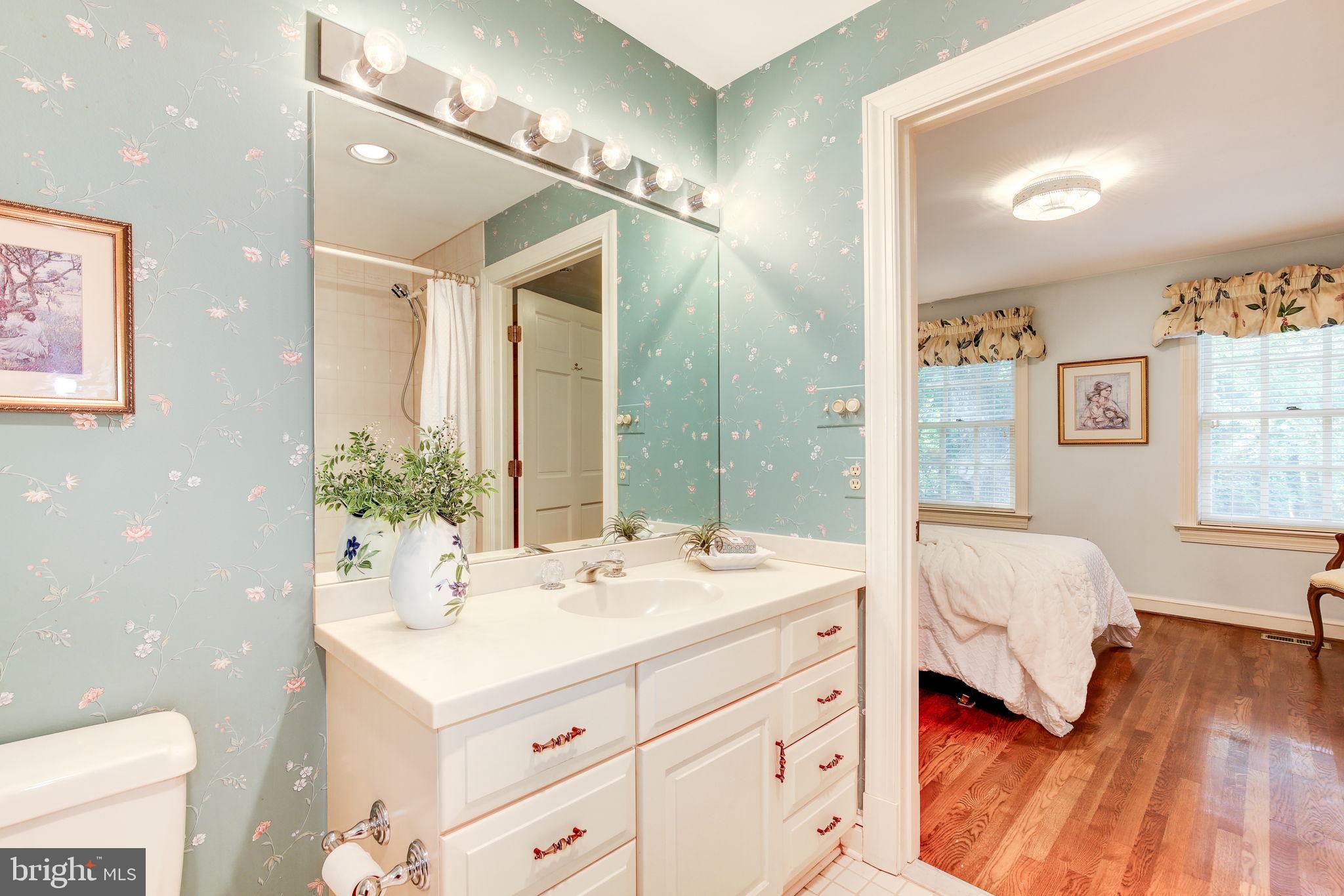 WILLIAMSBURG GARDENS - Residential